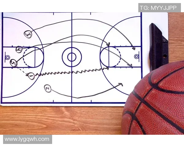 上海篮球队战术解析:从进攻布局到防守策略的全面剖析 上海篮球队战术解析:从进攻布局到防守策略的全面剖析