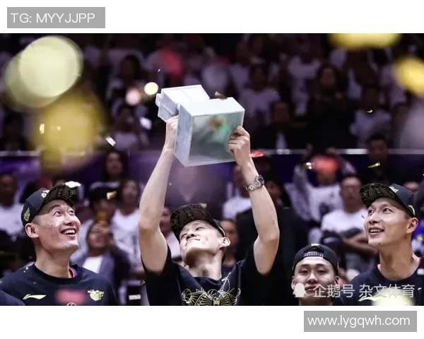 成都篮球队的成长之路：从默默无闻到璀璨星光的奋斗历程