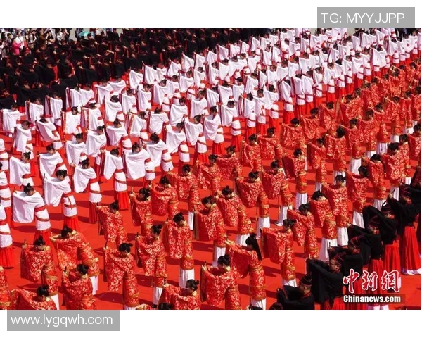 足球明星齐聚西安引发热潮球迷狂欢盛况空前 足球明星齐聚西安引发热潮球迷狂欢盛况空前