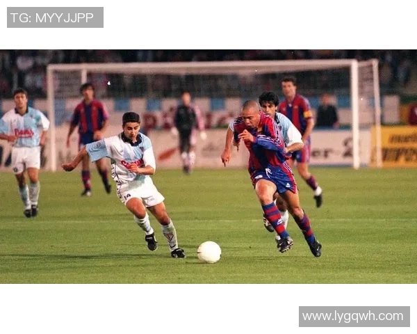 从贫民窟到足球巅峰罗纳尔多的传奇人生与奋斗历程