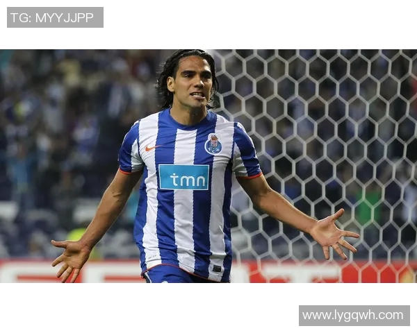 足球明星贝丽的精彩瞬间与迷人风采全景展示图集 足球明星贝丽的精彩瞬间与迷人风采全景展示图集